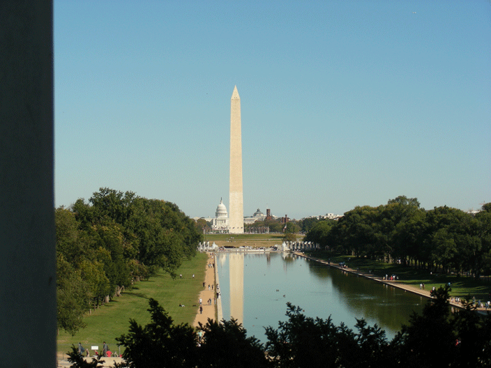 DSCN2991.gif - From the Lincoln Memorial (Oct '08)